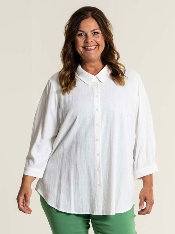 KARINA - Plus Size Skjorta fra Gozzip