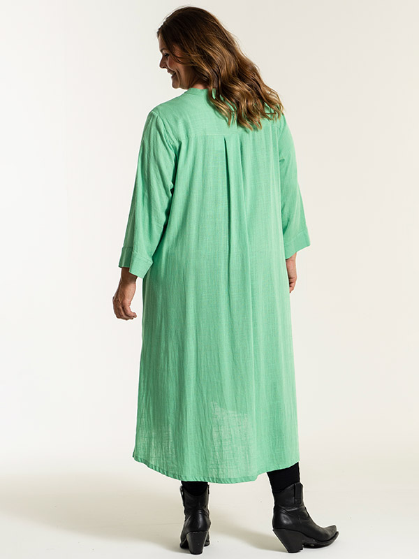 ANNICA - Grön klänning i viskos-linneblandning fra Gozzip