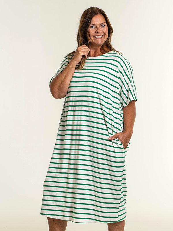 PIL - Plus Size Klänning fra Gozzip