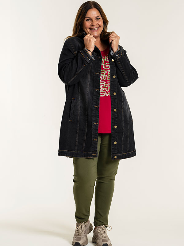 AMELA - Plus Size Jacka fra Gozzip