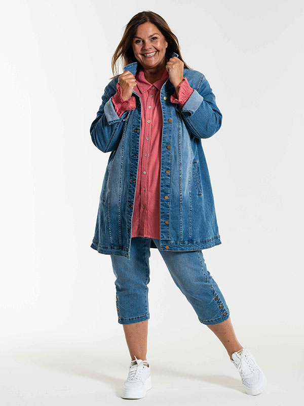 AMELA - Plus Size Jacka fra Gozzip