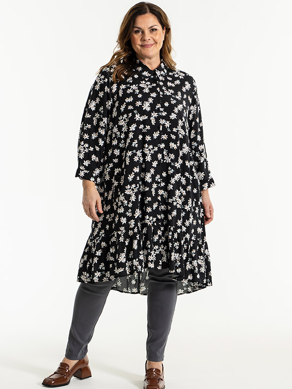 EDITH  - Plus Size Klänning fra Gozzip