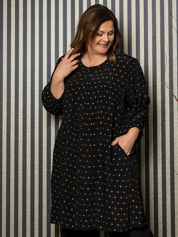 VALDIS - Plus Size Tunika fra Gozzip