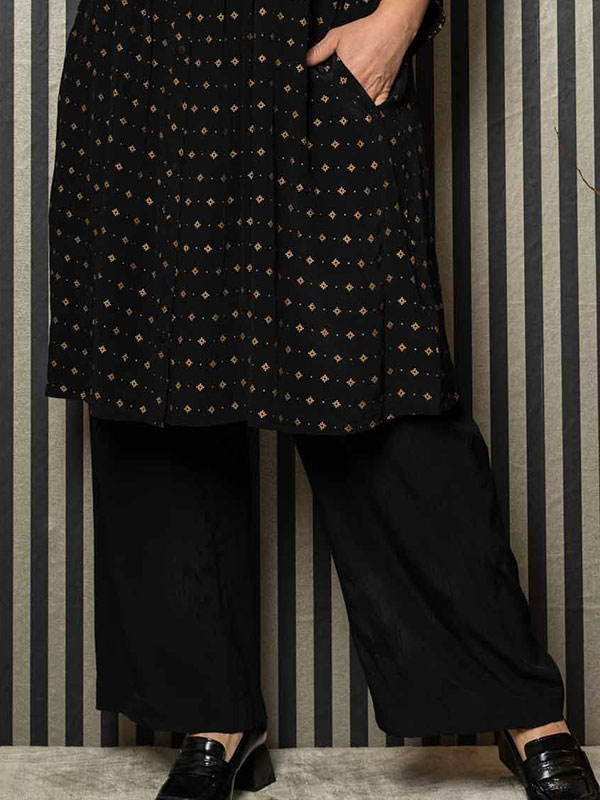 GITTE - Plus Size Byxor fra Gozzip
