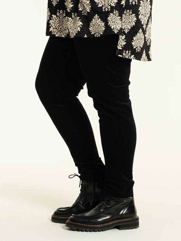 CLARA - Plus Size Byxor fra Gozzip