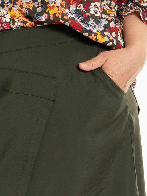 ANNSOFIE - Plus Size Kjol fra Gozzip