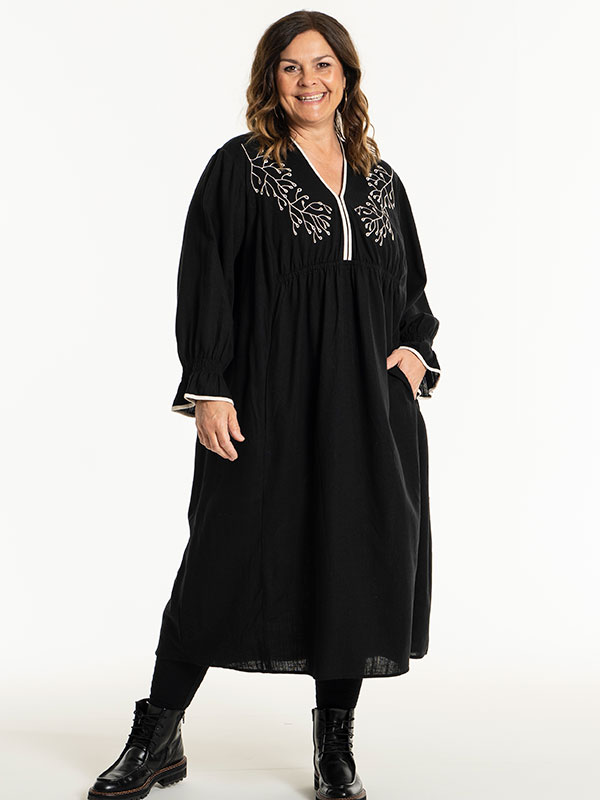 ANNA-LIS - Plus Size Klänning fra Gozzip