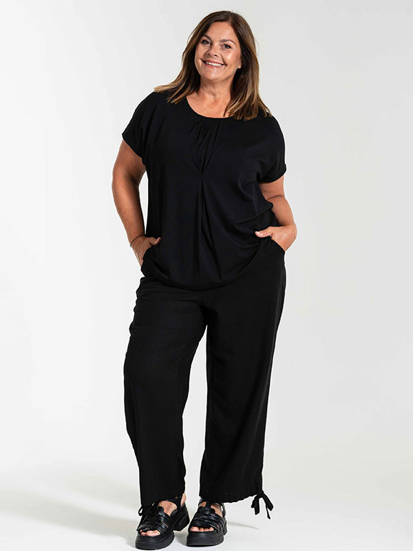 BETINA - Plus Size Blus fra Gozzip