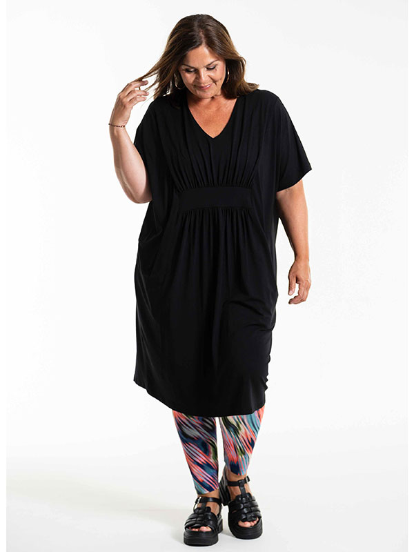 BELINA - Plus Size Klänning fra Gozzip