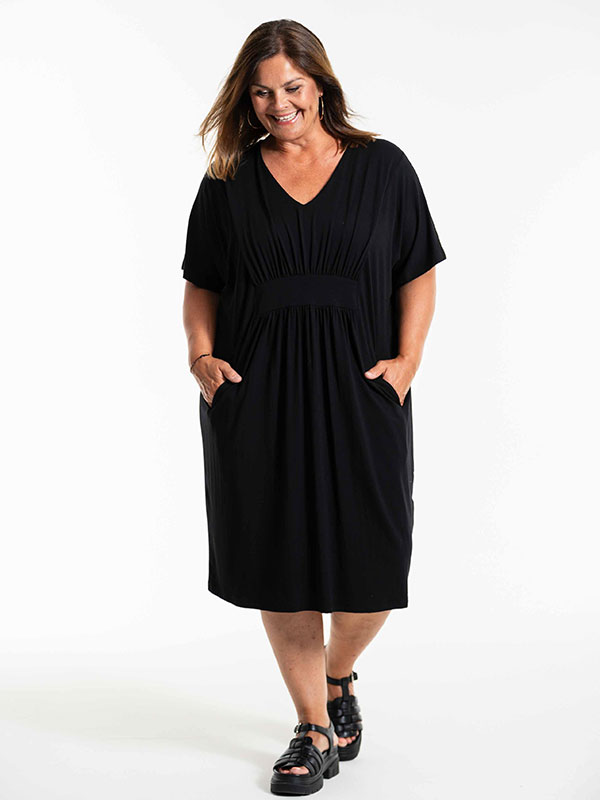 BELINA - Plus Size Klänning fra Gozzip