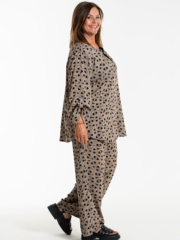 MARFRETHE - Plus Size Byxor fra Gozzip