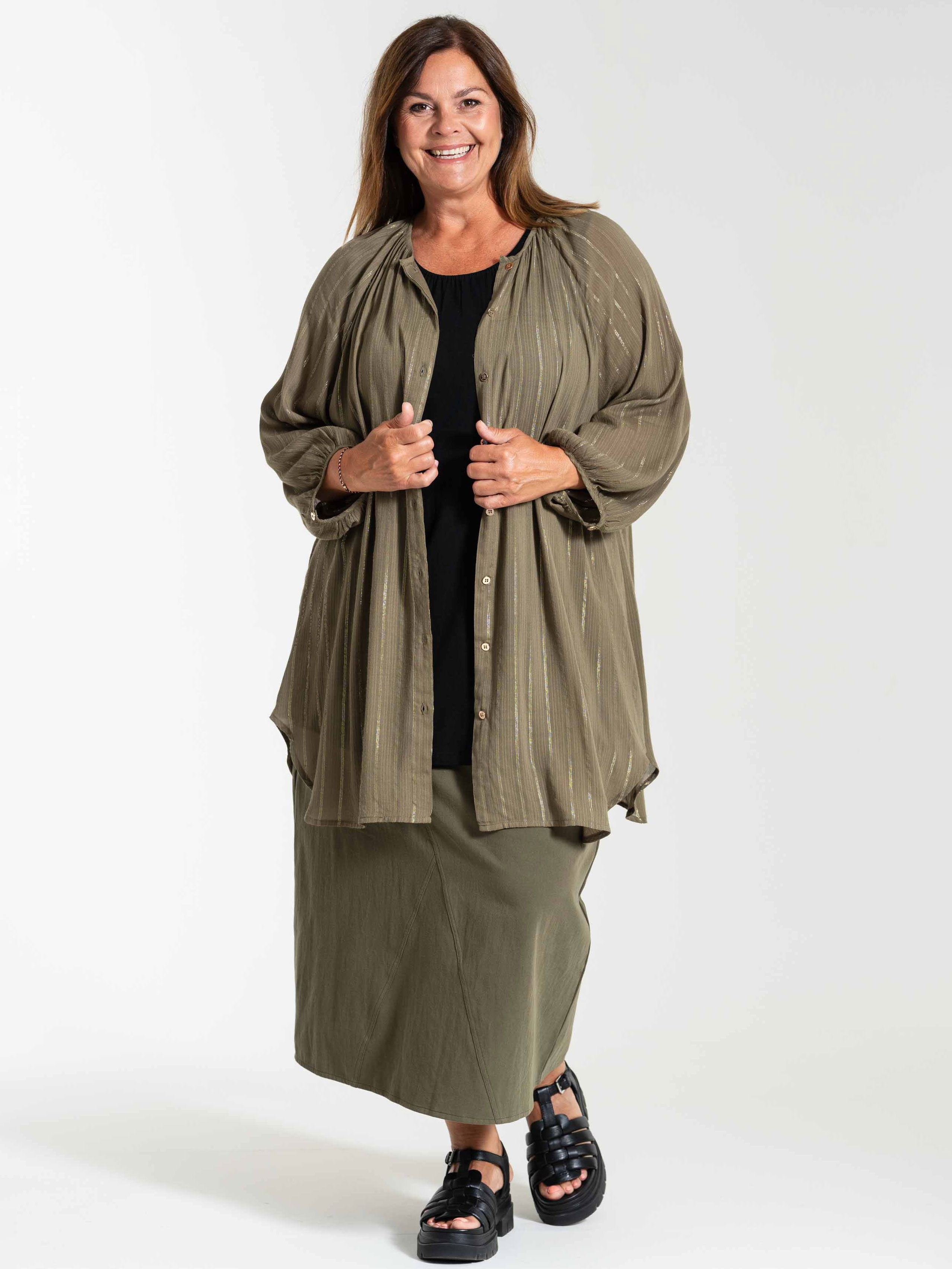 BOANNA - Plus Size Blus fra Gozzip