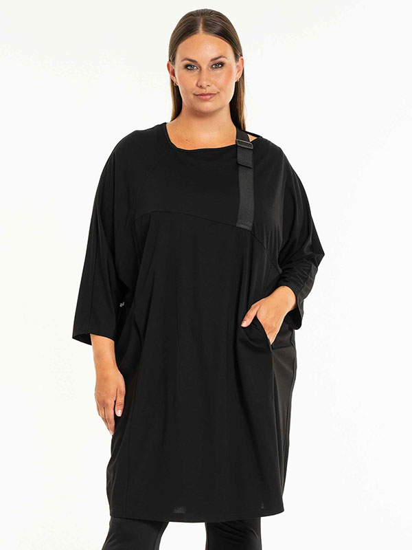 CANDRA - Plus Size Tunika fra Gozzip Black