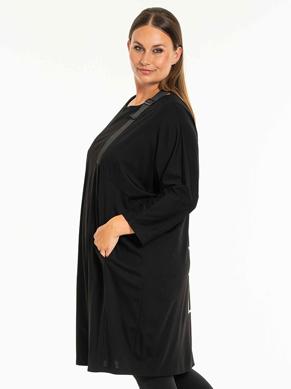 CANDRA - Plus Size Tunika fra Gozzip Black