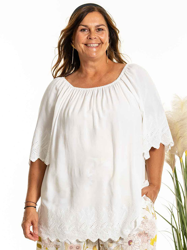 DITTEN - Plus Size Blus fra Gozzip