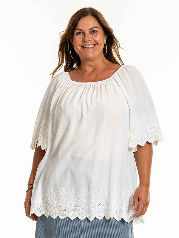 DITTEN - Plus Size Blus fra Gozzip