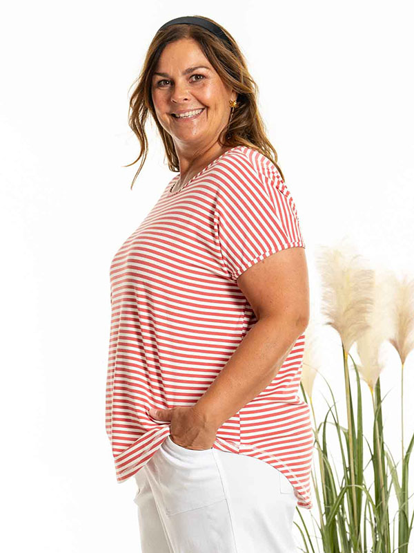GITTE - Plus Size T-shirt fra Gozzip