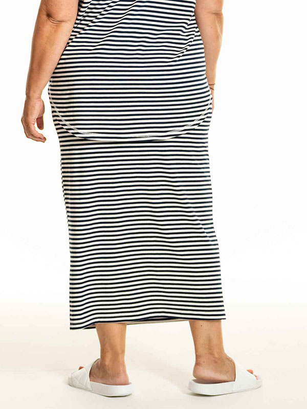 PENNIE - Plus Size Kjol fra Gozzip