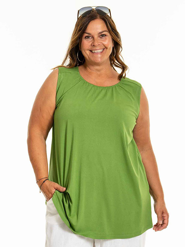 BEATA - Plus Size Blus fra Gozzip