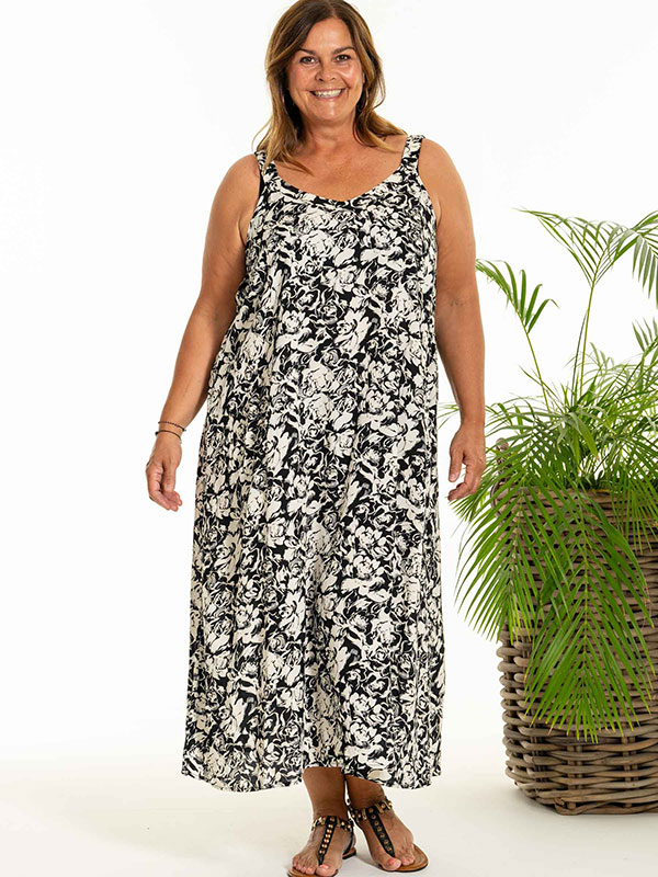DIRTSA - Plus Size Klänning fra Gozzip