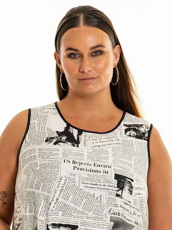 GELLIDA - Plus Size Klänning fra Gozzip Black