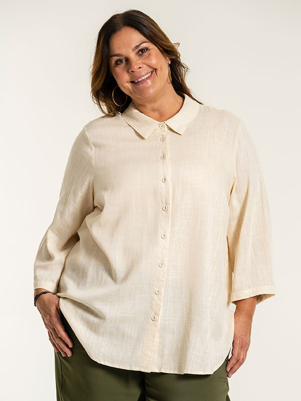 KARINA - Plus Size Skjorta fra Gozzip