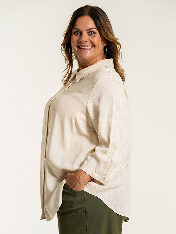 KARINA - Plus Size Skjorta fra Gozzip