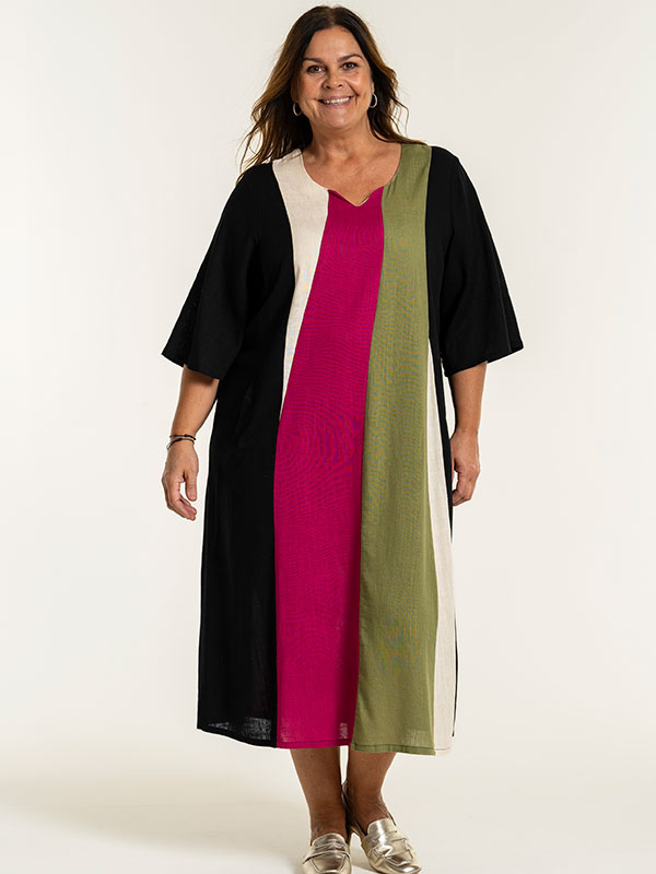 FLORA - Plus Size Klänning fra Gozzip