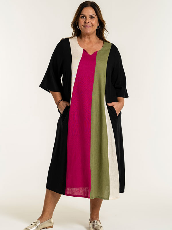 FLORA - Plus Size Klänning fra Gozzip