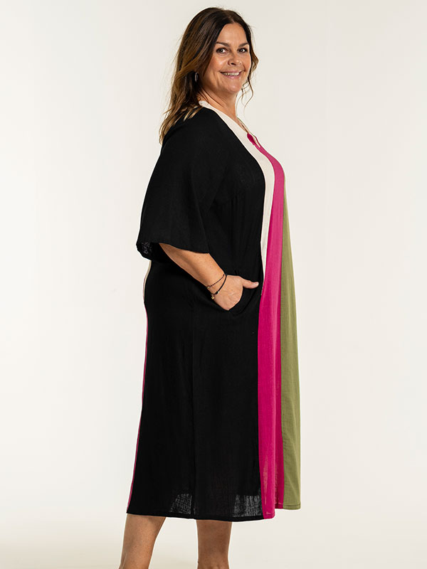 FLORA - Plus Size Klänning fra Gozzip