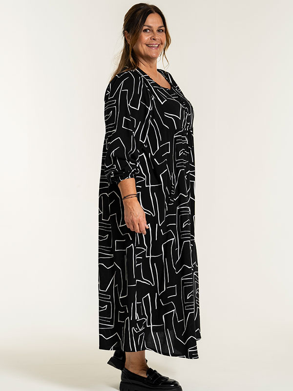 BETINE - Plus Size Klänning fra Gozzip