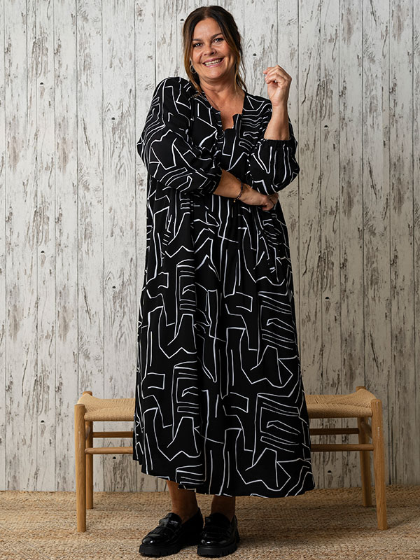 BETINE - Plus Size Klänning fra Gozzip
