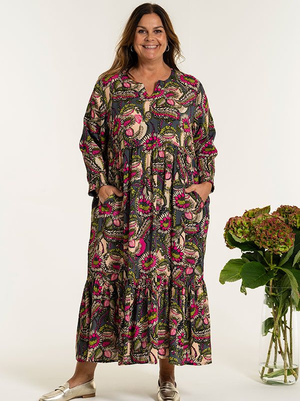 FIONA - Plus Size Klänning fra Gozzip