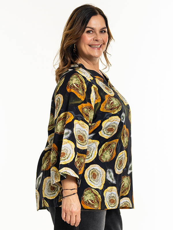 SVANHILDR - Plus Size Blus fra Gozzip