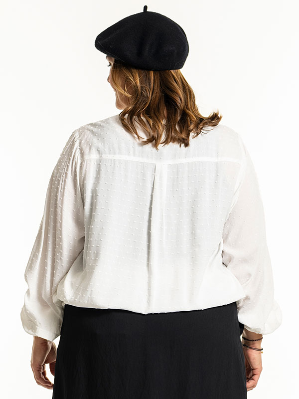 GABRIELLA - Plus Size Blus fra Gozzip
