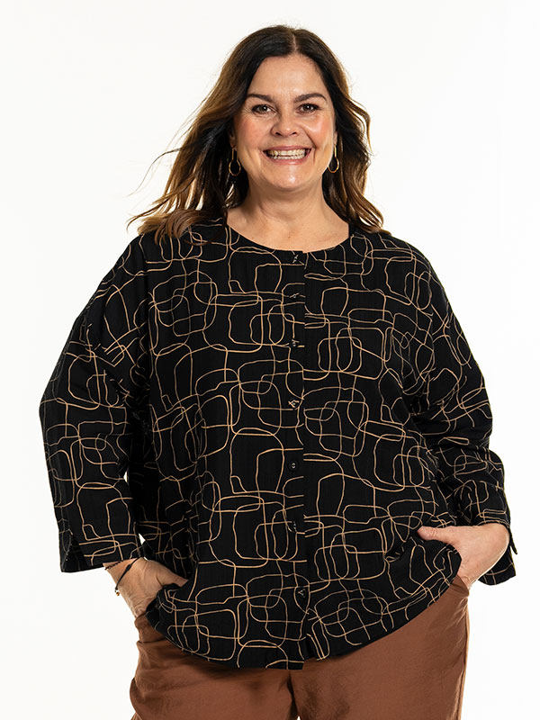 ANNBRIT - Plus Size Skjorta fra Gozzip