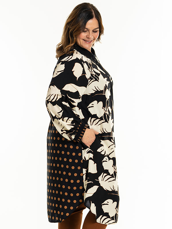 GILA - Plus Size Klänning fra Gozzip
