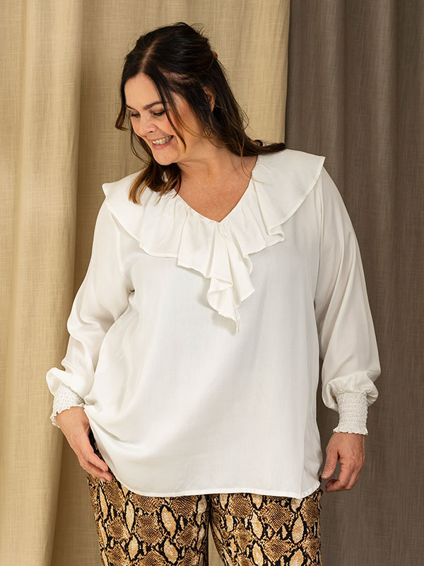 GYTHA - Plus Size Blus fra Gozzip