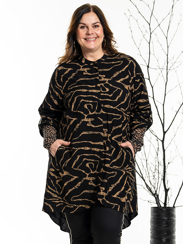 MONNA - Plus Size Tunika fra Gozzip