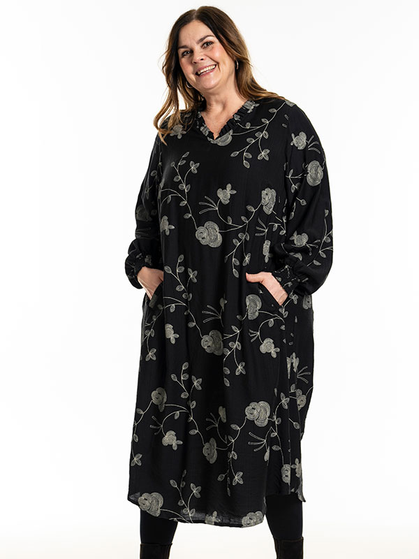 HøRDIS - Plus Size Klänning fra Gozzip