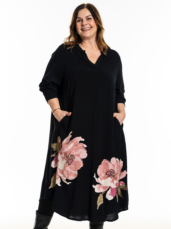 HENNY - Plus Size Klänning fra Gozzip