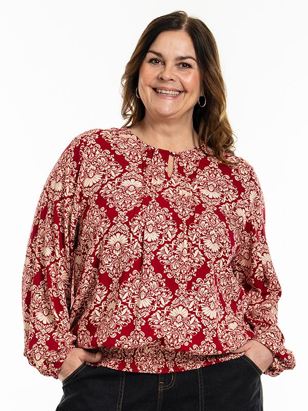 GABRIELLA - Plus Size Blus fra Gozzip