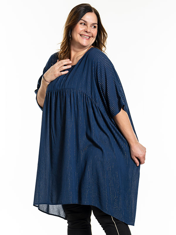 SOFIE - Plus Size Klänning fra Gozzip