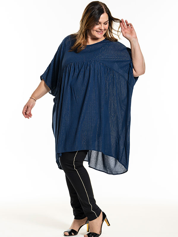 SOFIE - Plus Size Klänning fra Gozzip
