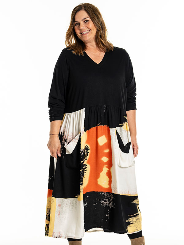 ILLONA - Plus Size Klänning fra Gozzip