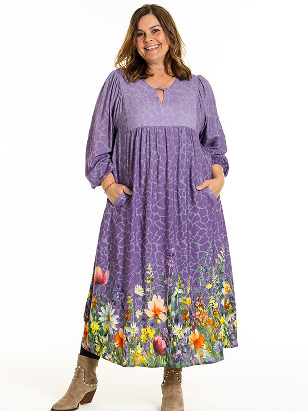 ILSE - Plus Size Klänning fra Gozzip