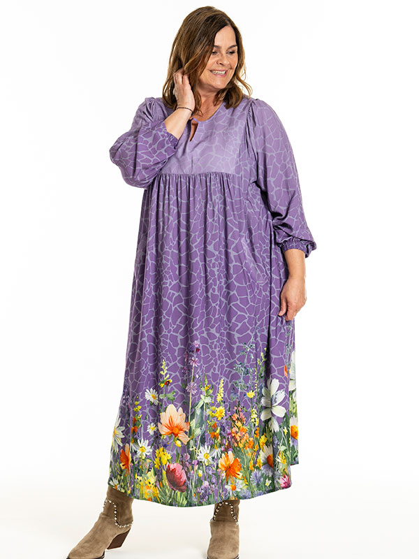 ILSE - Plus Size Klänning fra Gozzip