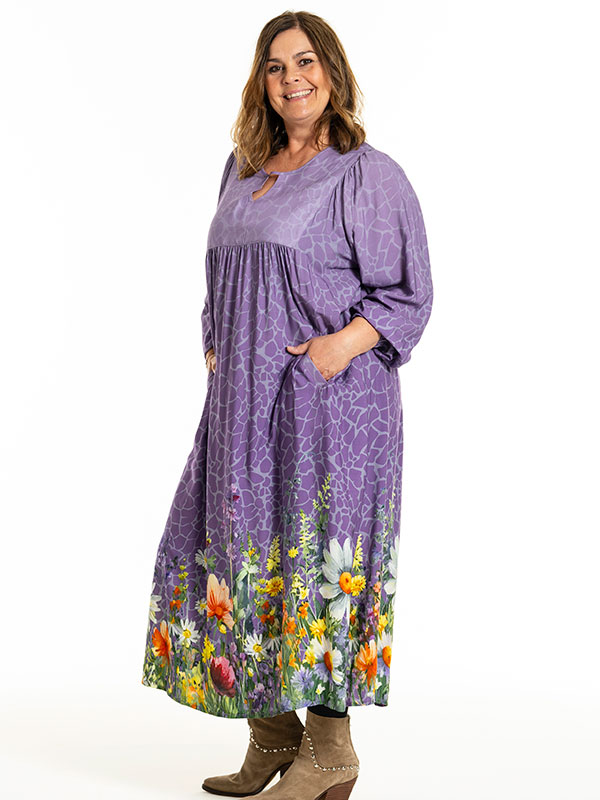 ILSE - Plus Size Klänning fra Gozzip