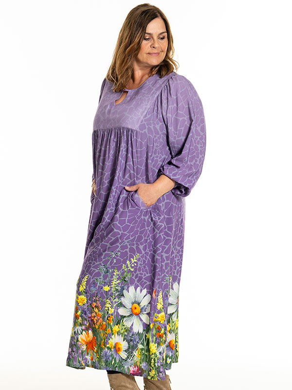 ILSE - Plus Size Klänning fra Gozzip