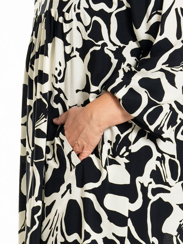 BETINE - Plus Size Klänning fra Gozzip
